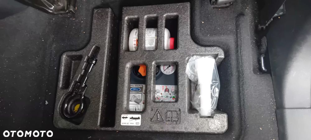 Ford S-Max - 23