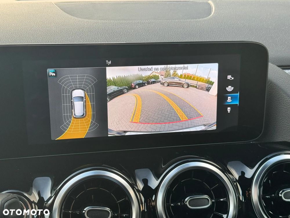 Mercedes-Benz GLA 220 d Progressive - 24