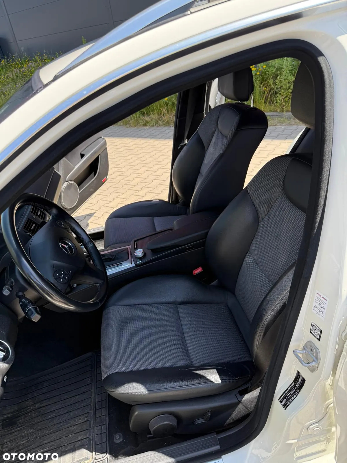 Mercedes-Benz Klasa C 180 T CGI Automatik BlueEFFICIENCY Avantgarde - 17