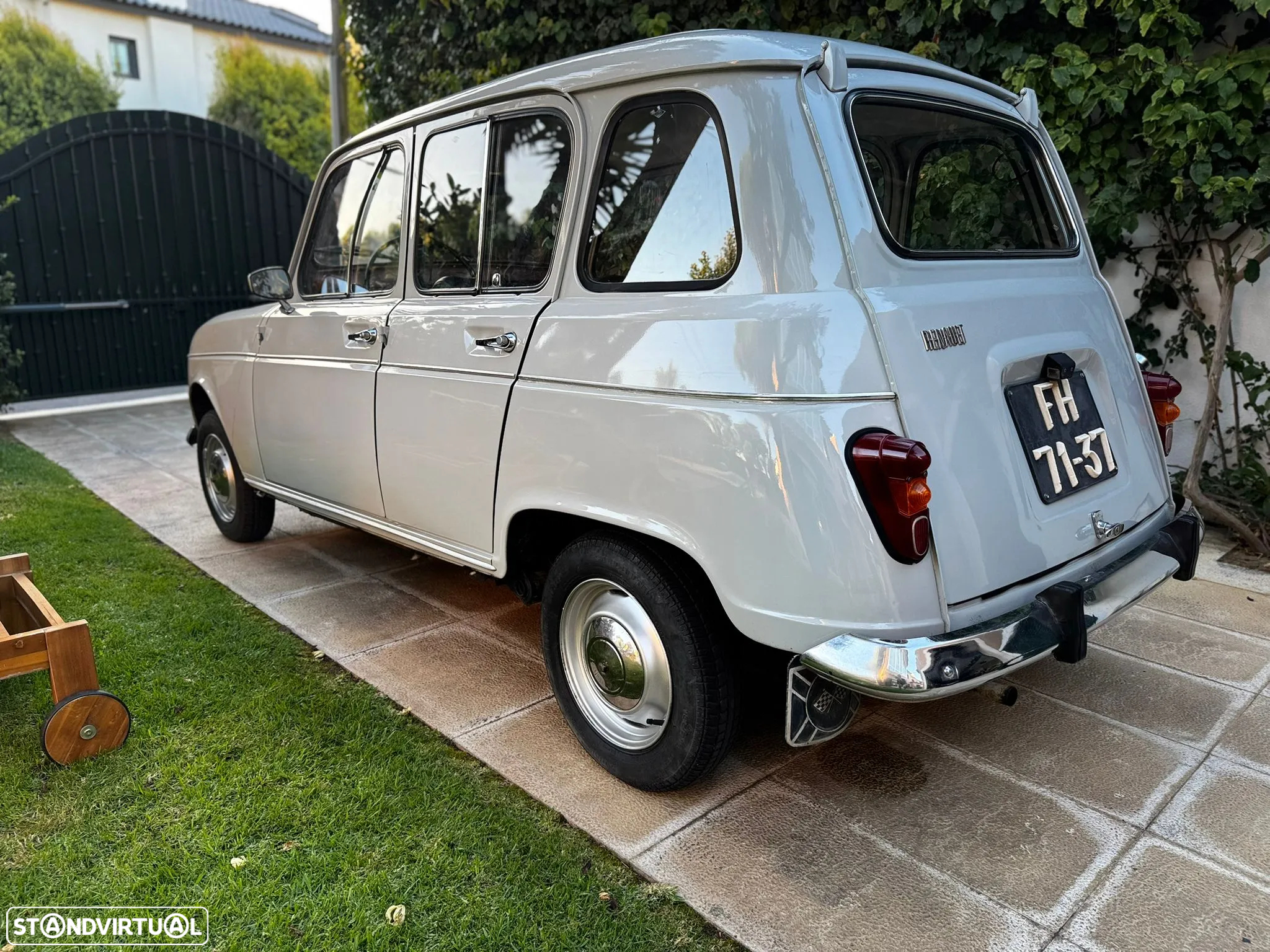 Renault 4 - 6