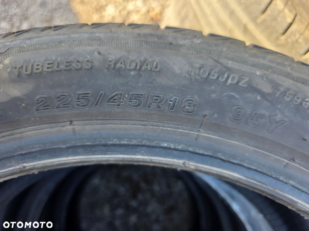 Opony letnie BRIDGESTONE 225/45R18 95Y TURANZA T005 * (4x4,0mm) (DOT: 4x4621) L1166 - 4