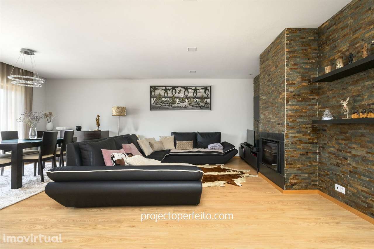 Moradia em Banda T3+2 Venda em Nogueira da Regedoura,Santa Maria da Fe - Grande imagem: 4/24