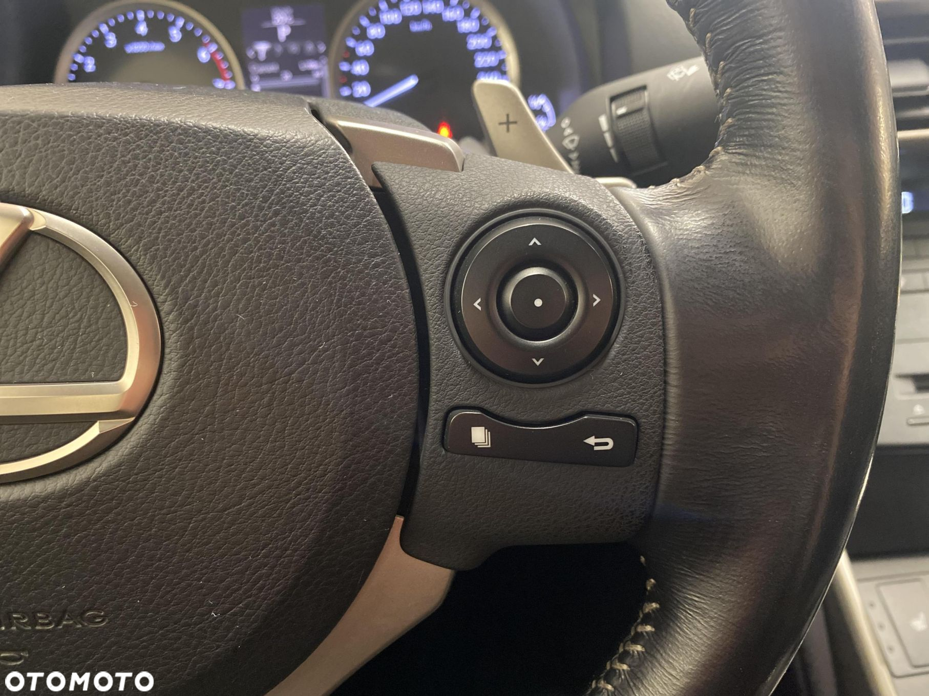 Lexus IS 200t Elite - 17