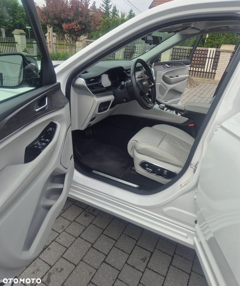 Jeep Grand Cherokee - 8