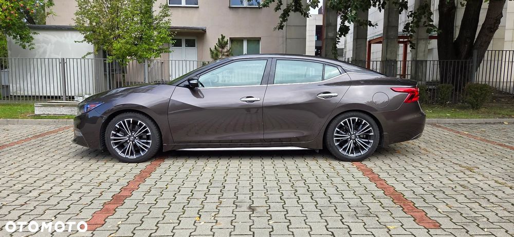 Nissan Maxima - 5