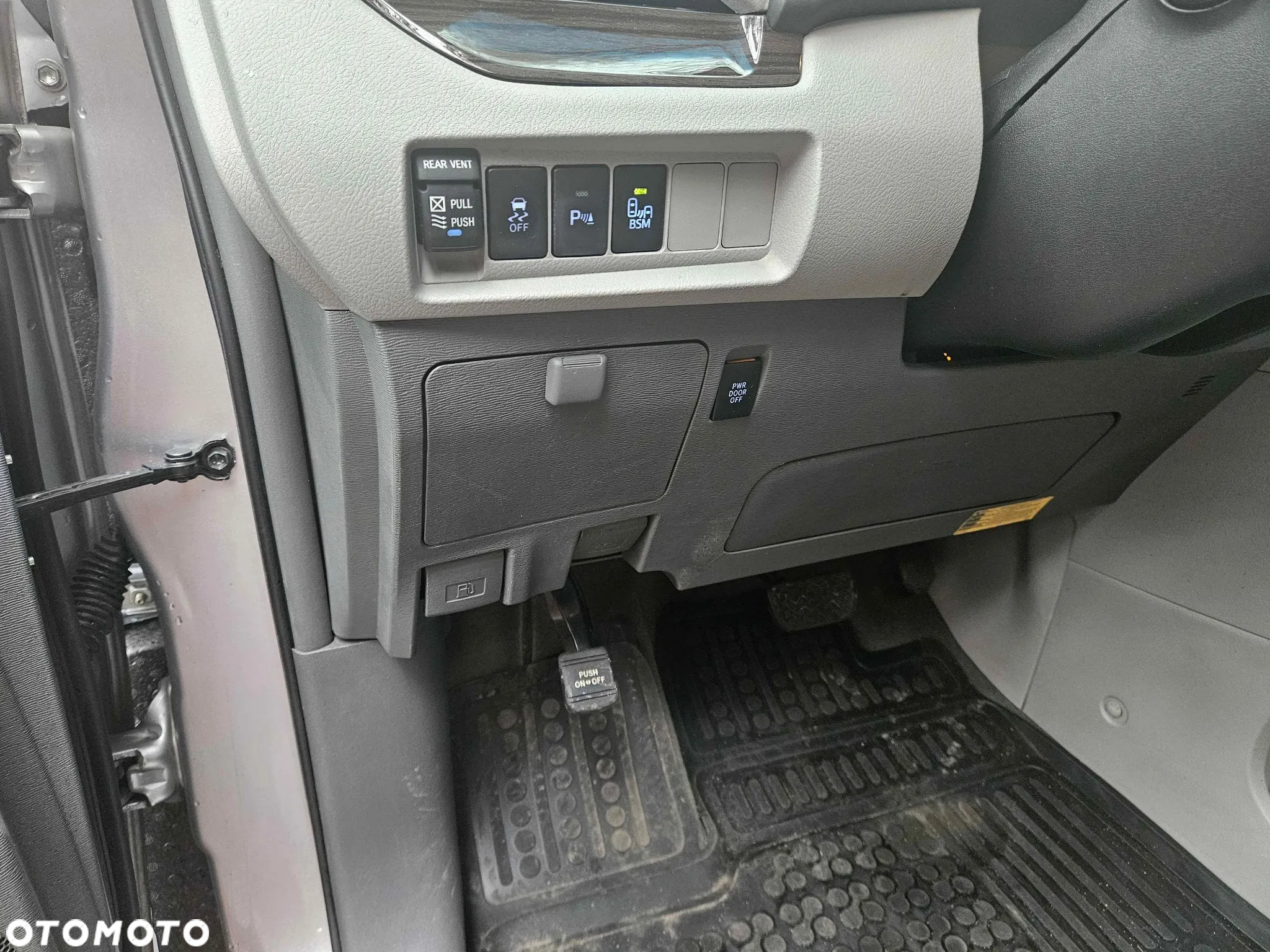 Toyota Sienna 3.5 V6 XLE AWD - 26