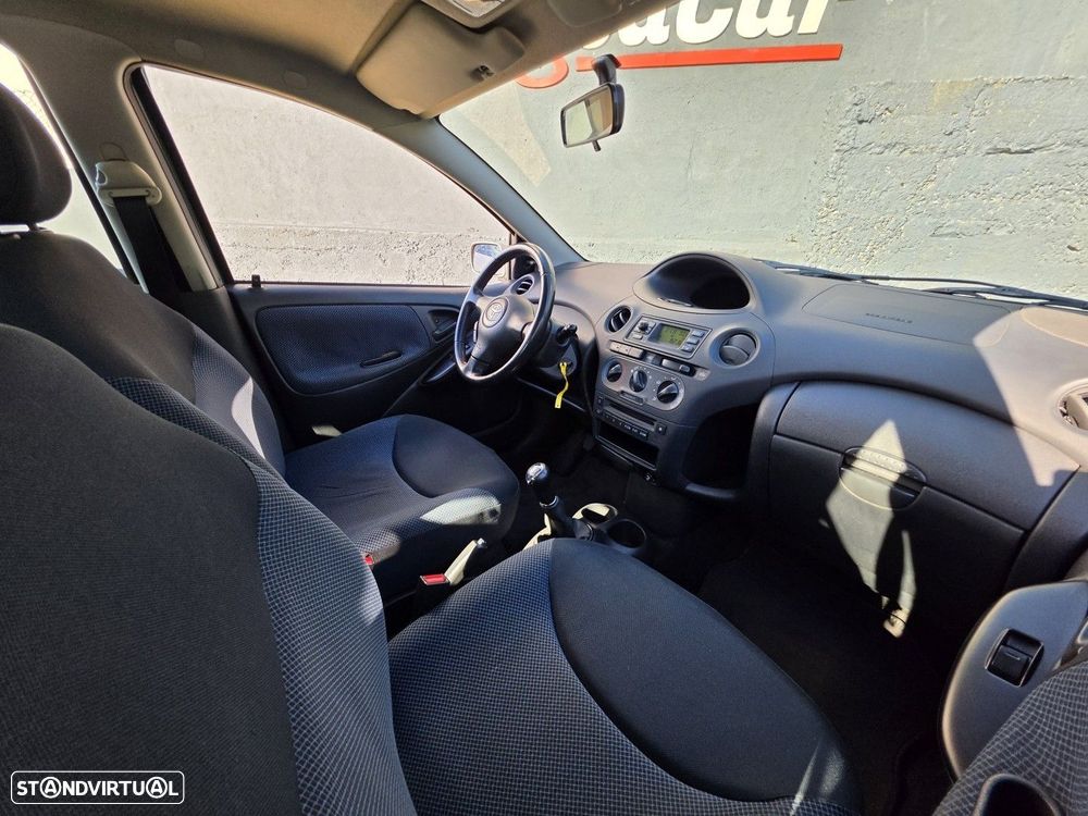 Toyota Yaris 1.0 Terra AC - 11