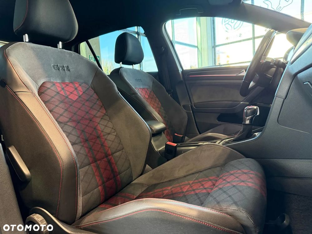 Volkswagen Golf GTI TCR 2.0 TSI OPF DSG - 10