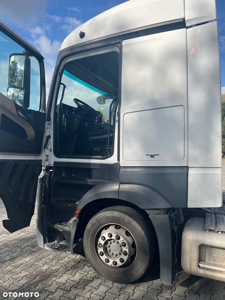 Mercedes-Benz Actros - 6