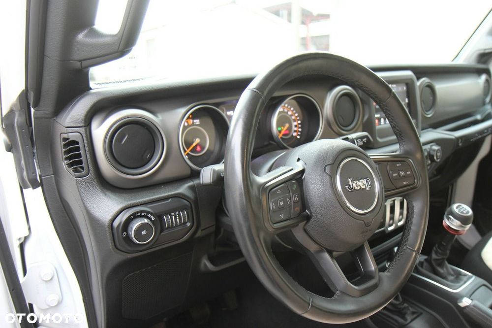 Jeep Wrangler - 17