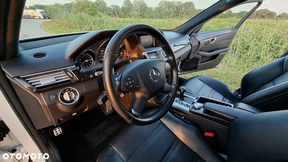 Mercedes-Benz Klasa E 63 AMG - 16