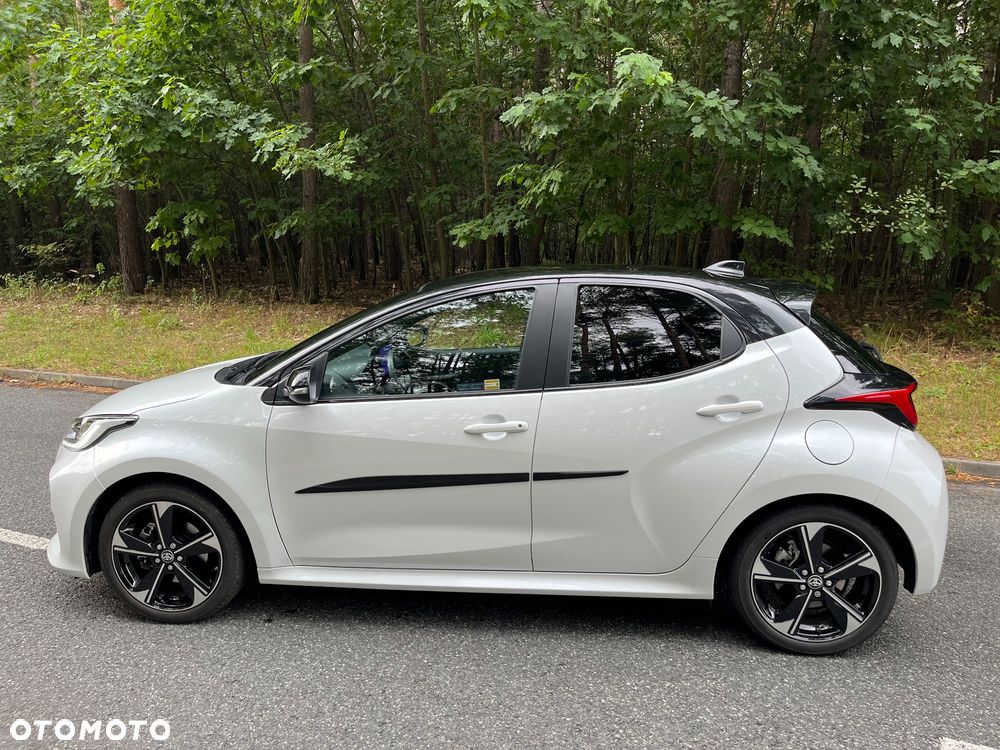 Toyota Yaris Hybrid 1.5 Executive - 11