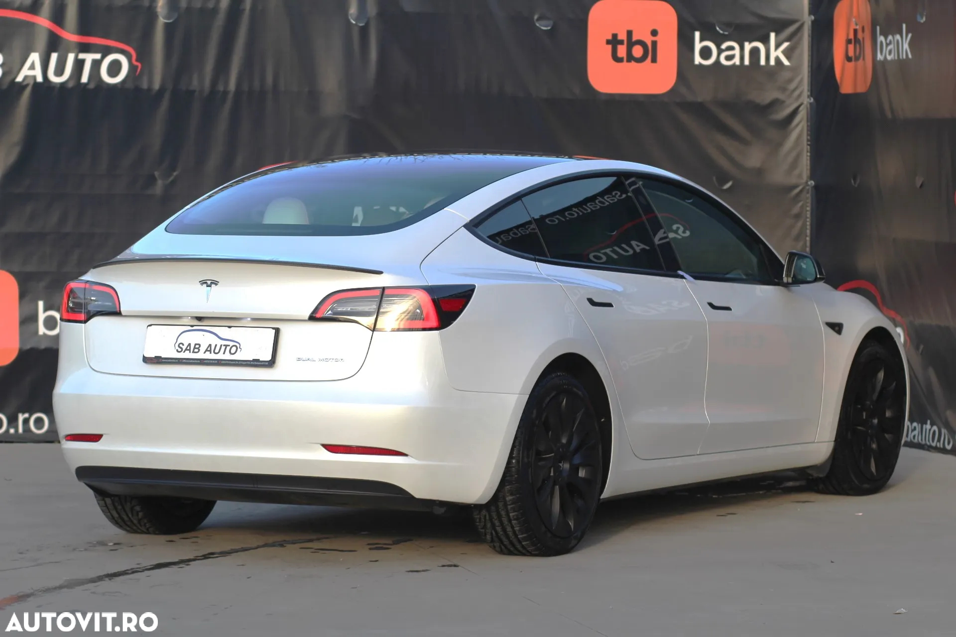Tesla Model 3 - 14
