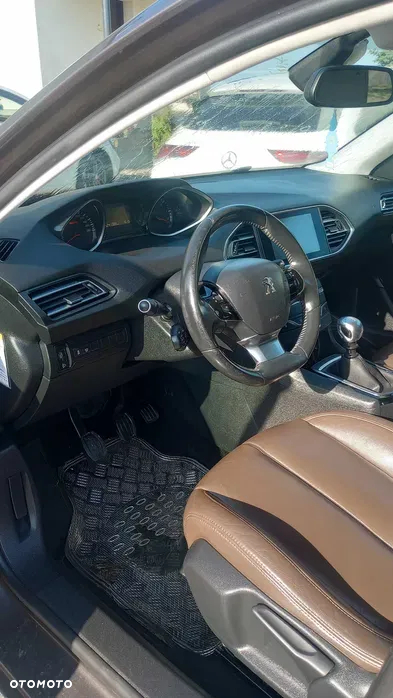 Peugeot 308 - 5
