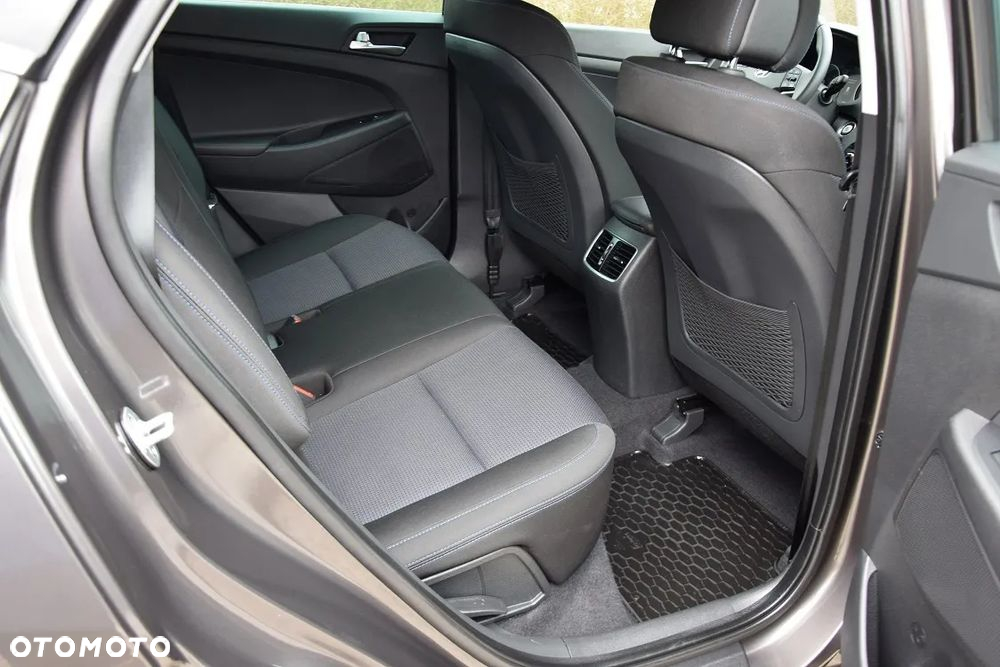 Hyundai Tucson 1.6 GDI BlueDrive Style 2WD - 11