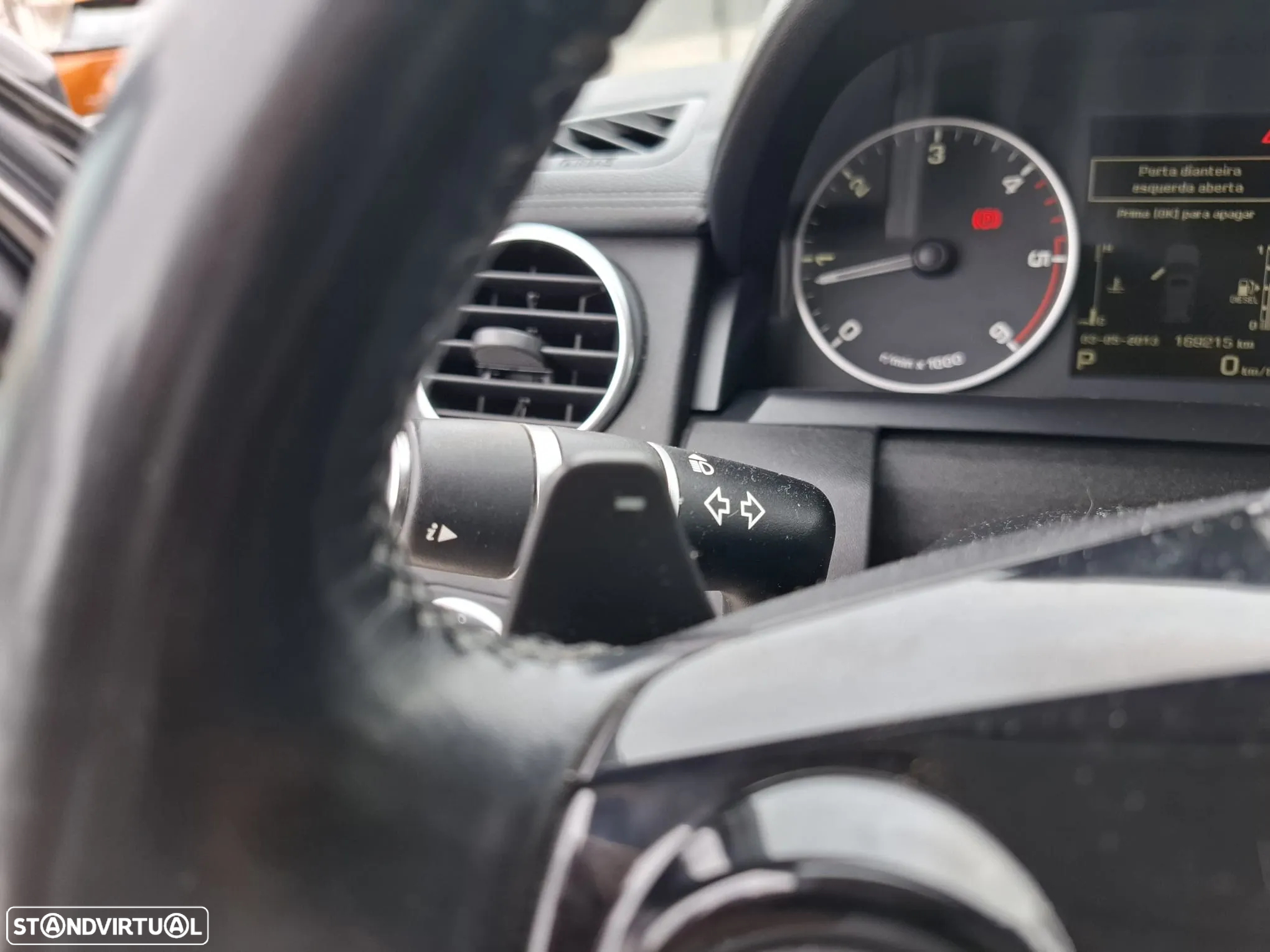 Land Rover Discovery SD V6 HSE - 33