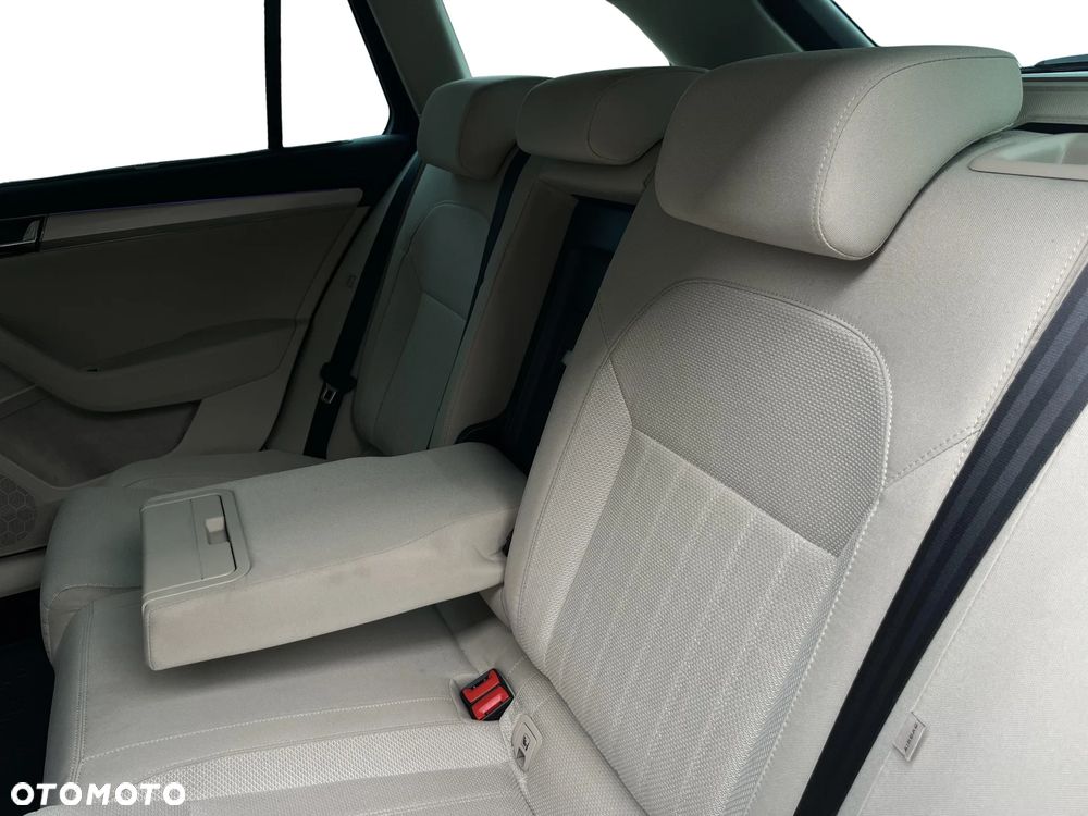 Skoda Superb 2.0 TSI Style DSG - 38