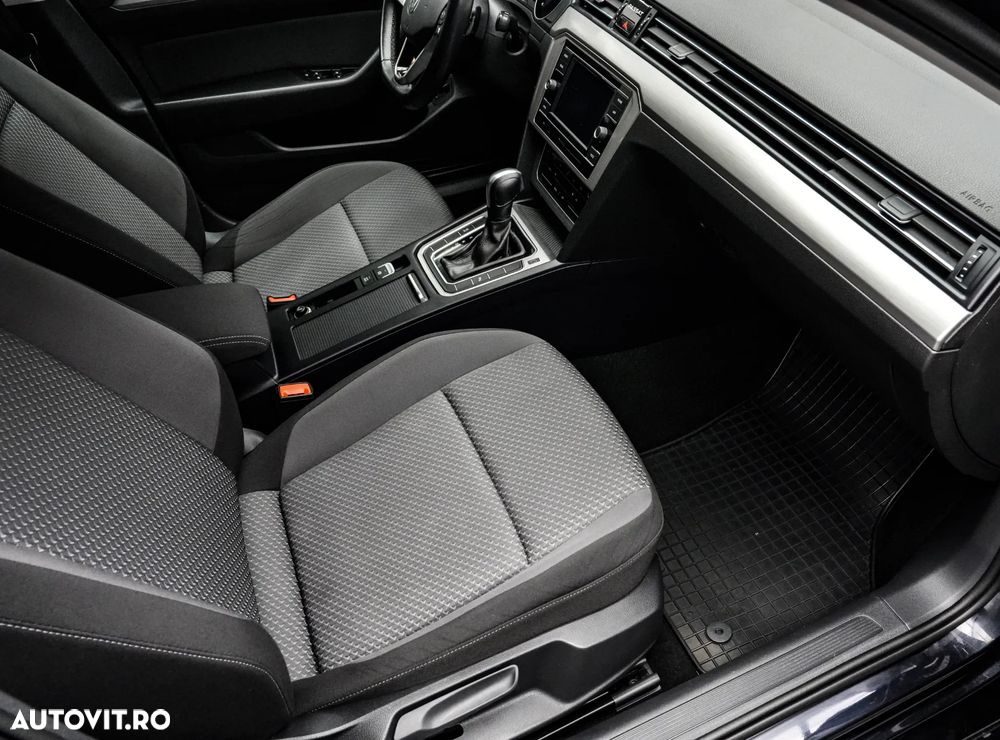 Volkswagen Passat 1.5 TSI ACT DSG Comfortline - 12