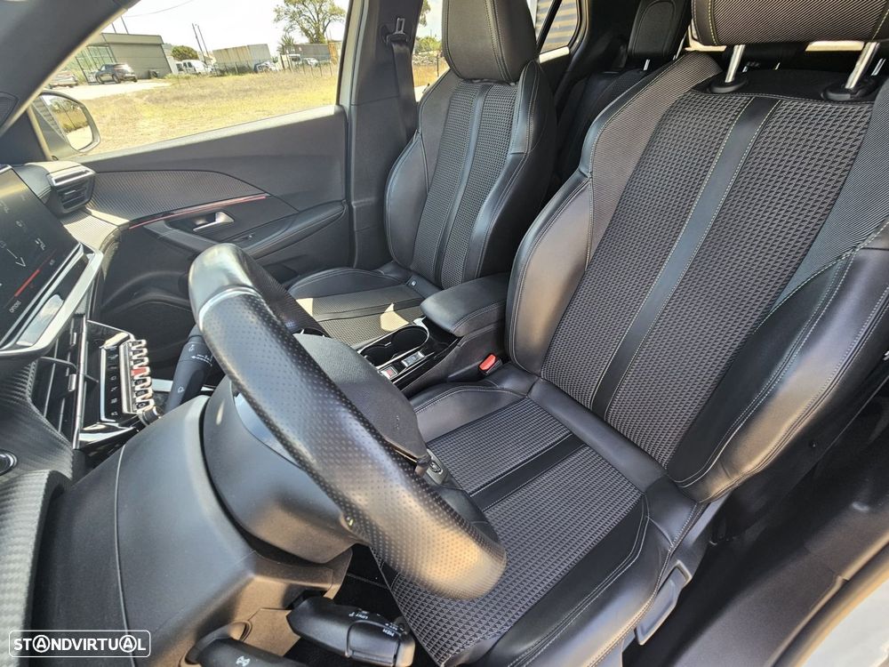Peugeot 2008 1.2 PureTech GT - 20