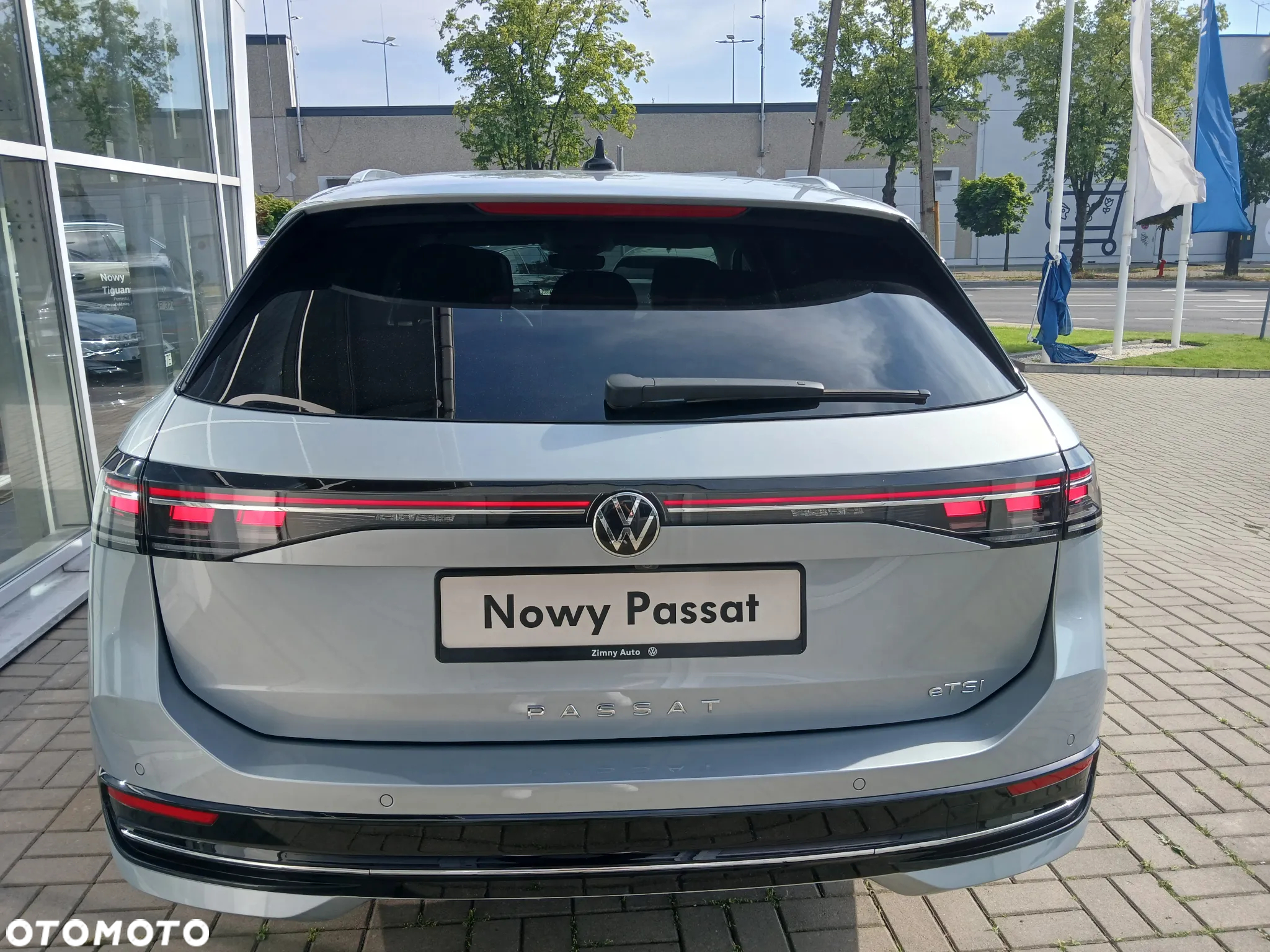 Volkswagen Passat 1.5 TSI ACT mHEV Elegance DSG - 4