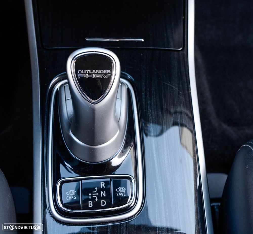 Mitsubishi Outlander 2.0 PHEV Intense - 22