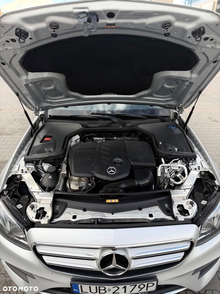 Mercedes-Benz Klasa E 220 d 4-Matic 9G-TRONIC - 29