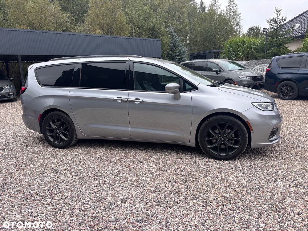 Chrysler Pacifica - 3
