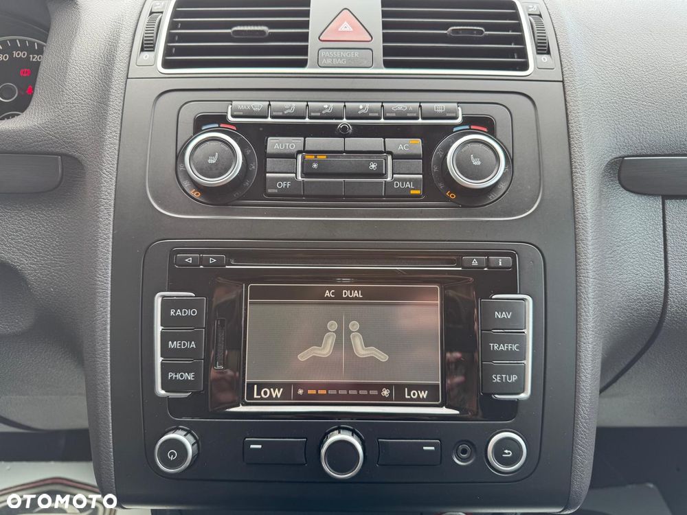 Volkswagen Touran - 25