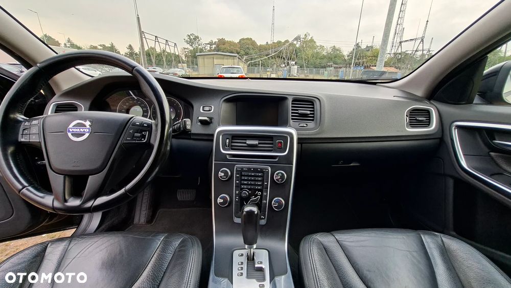 Volvo V60 D3 Geartronic Momentum - 11