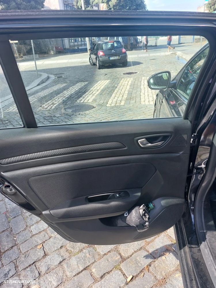 Renault Mégane Sport Tourer ENERGY dCi 110 EDC LIMITED - 12