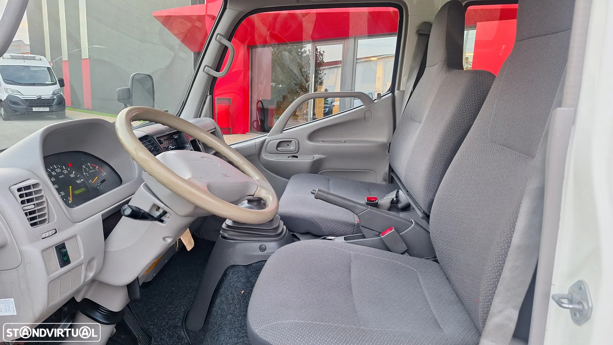 Toyota Dyna 100 cab dupla - 9