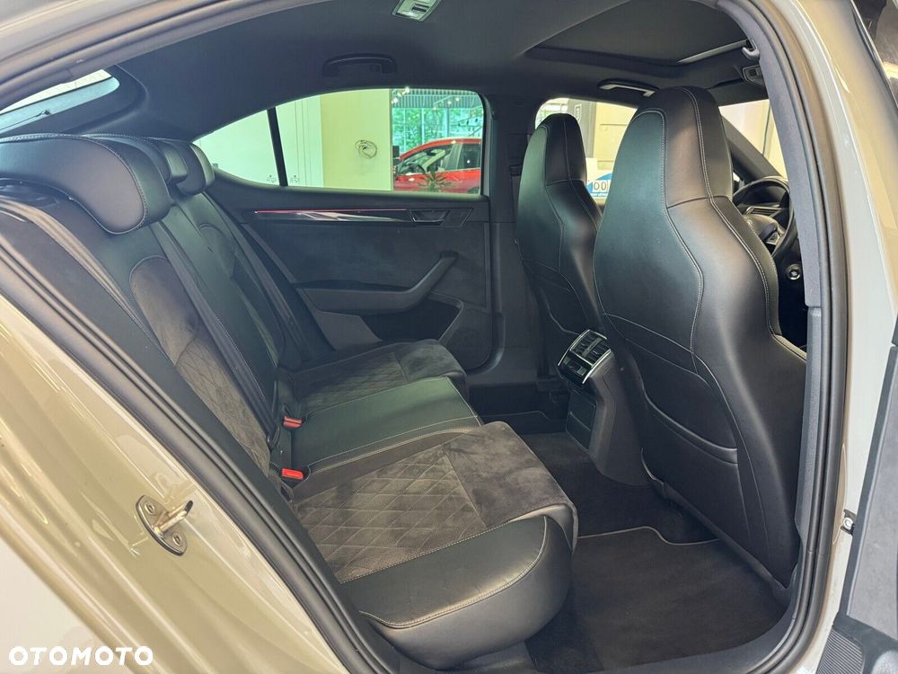 Skoda Superb 2.0 TSI Sportline DSG - 10