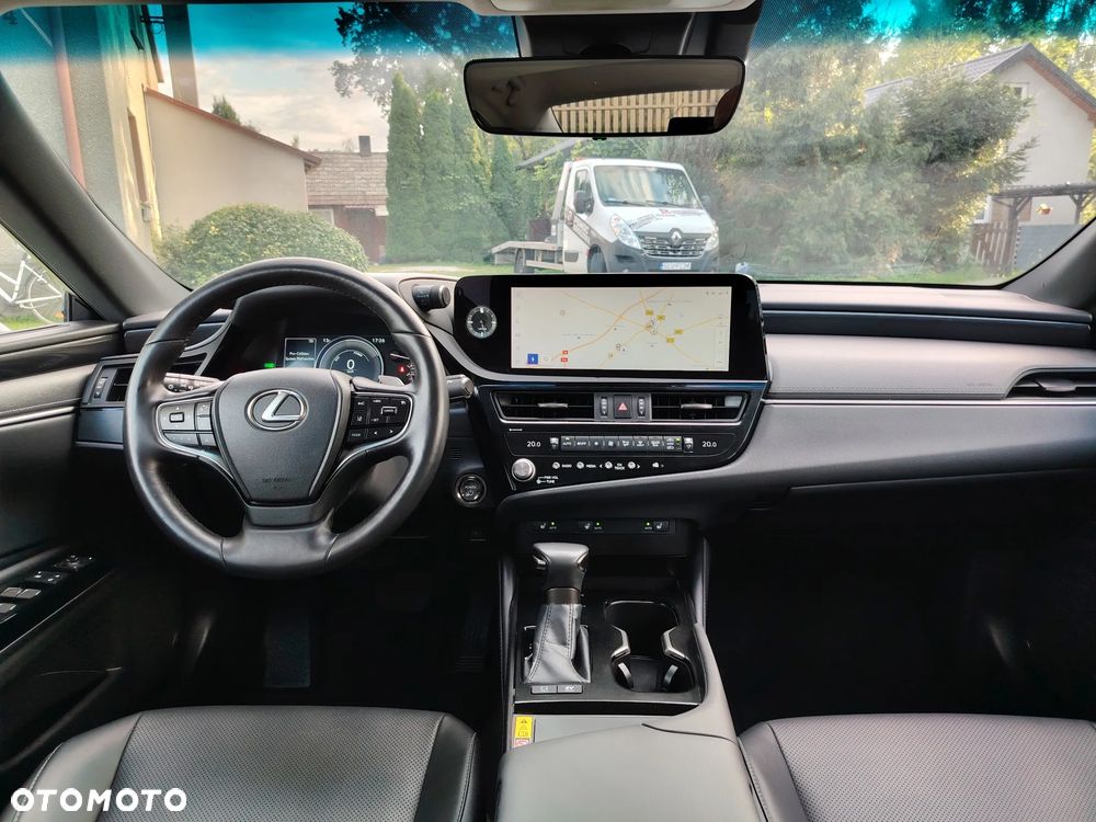 Lexus ES 300h Business Edition - 33