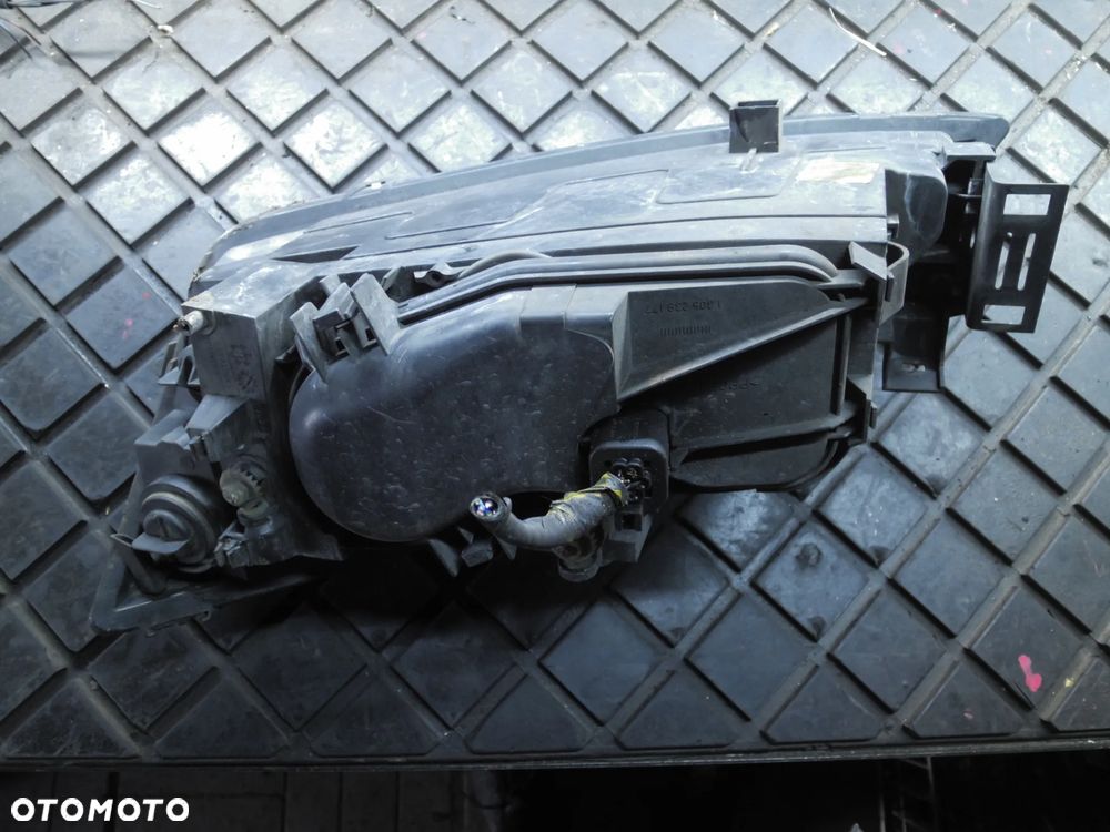 Reflektor PRAWY przód Ford Mondeo MK3 - 2