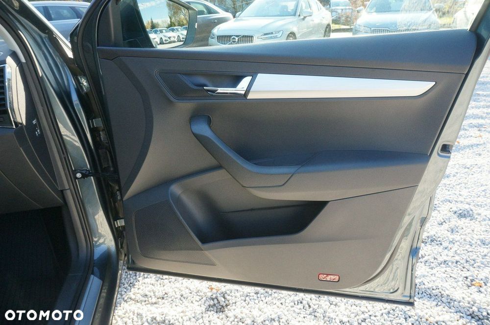 Skoda Karoq 1.5 TSI ACT GPF 4x2 Ambition - 26