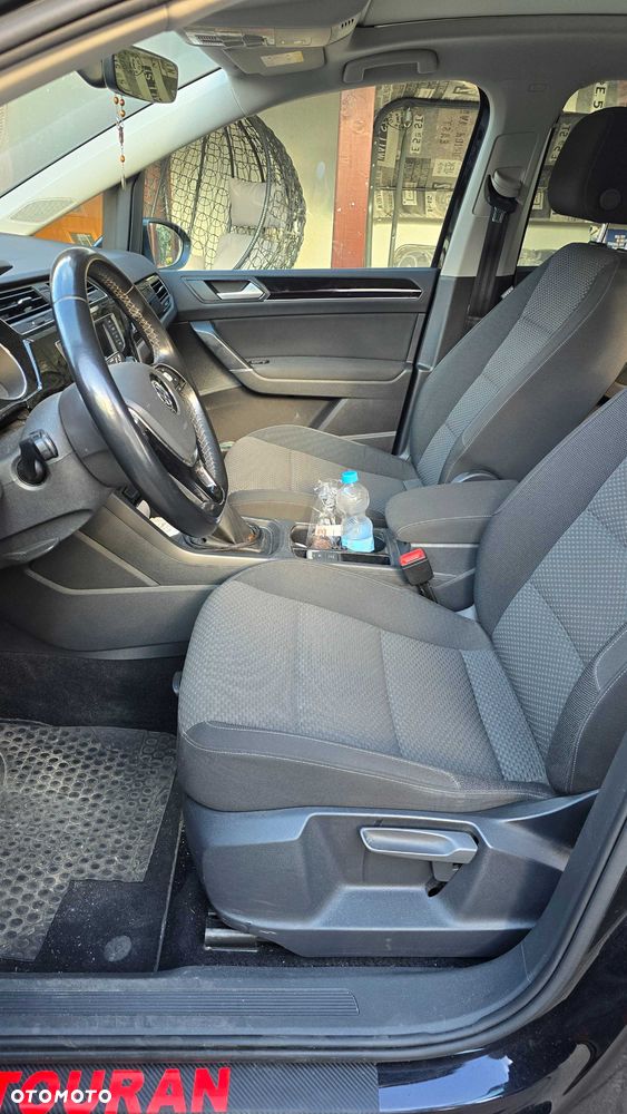 Volkswagen Touran - 5