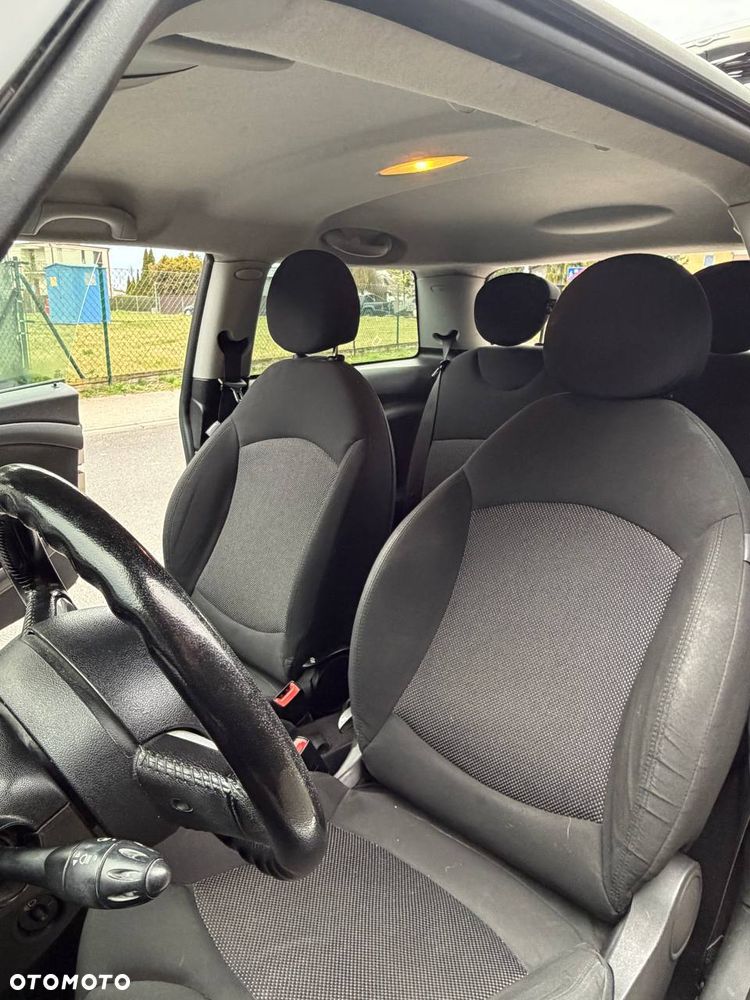 MINI Cooper Standard - 14