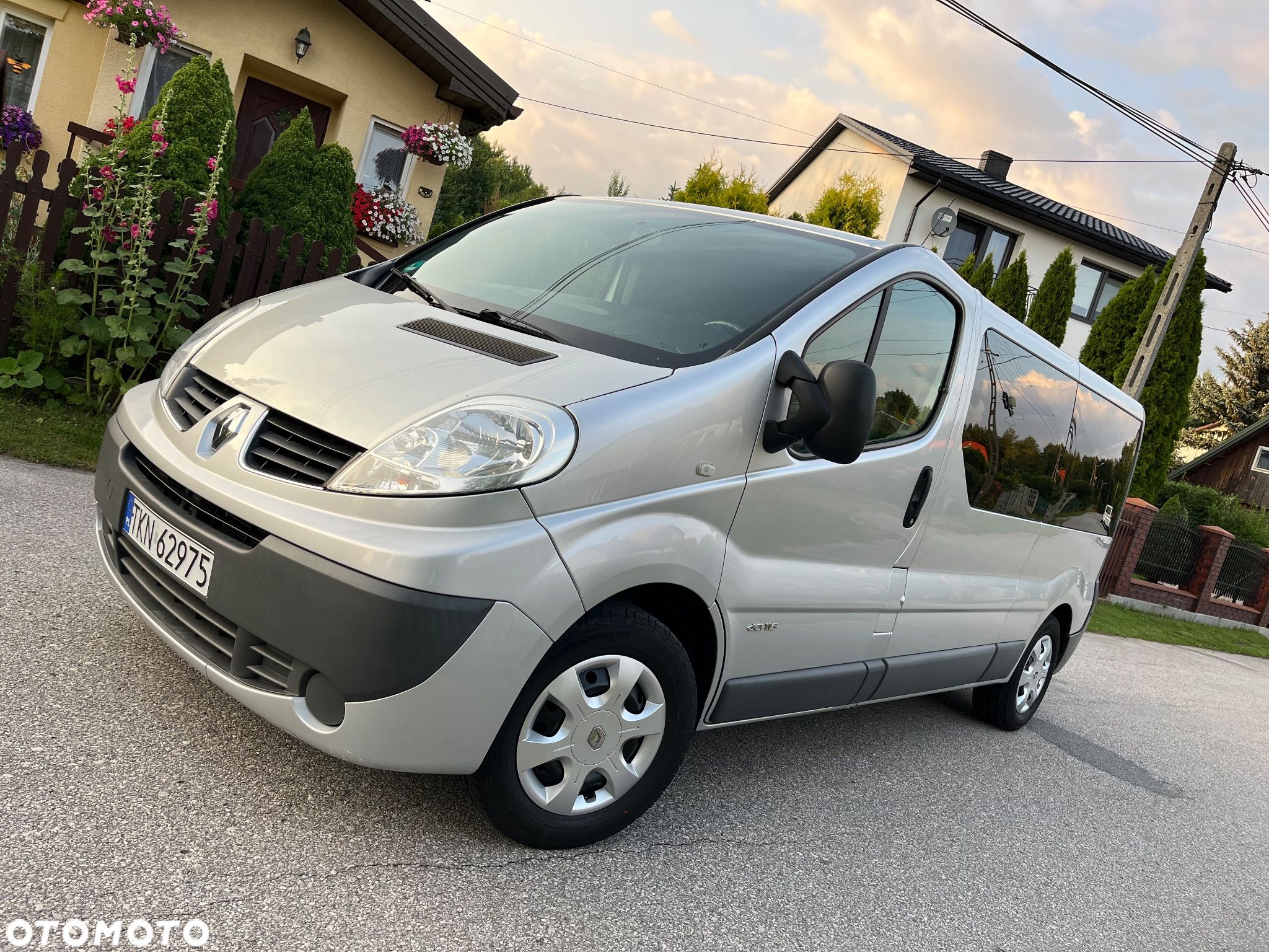 Renault TRAFIC - 1