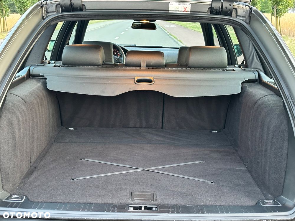 BMW Seria 5 520i Touring Edition Sport - 36