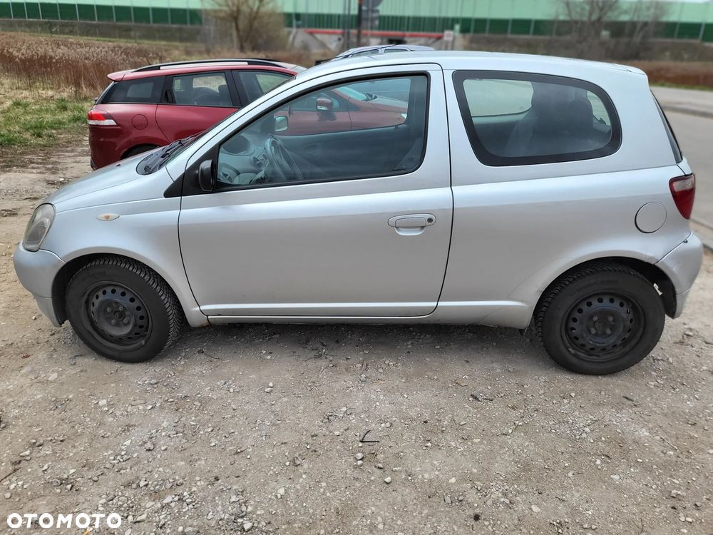 Toyota Yaris - 8