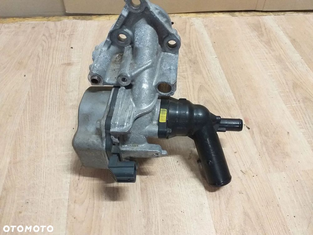 TOYOTA COROLLA E21 pompa wody 2,0 hybr RAV4 V - 3