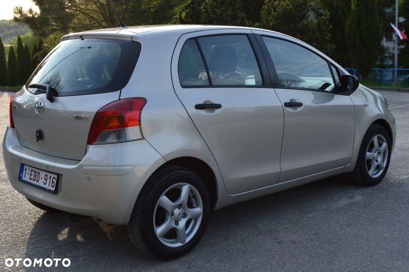 Toyota Yaris - 4