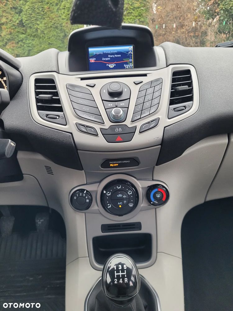 Ford Fiesta 1.6 TDCi SYNC Edition - 27