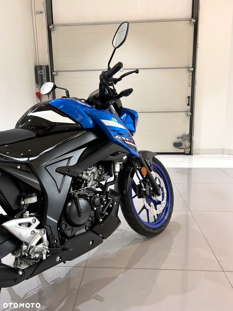 Suzuki GSX - 4