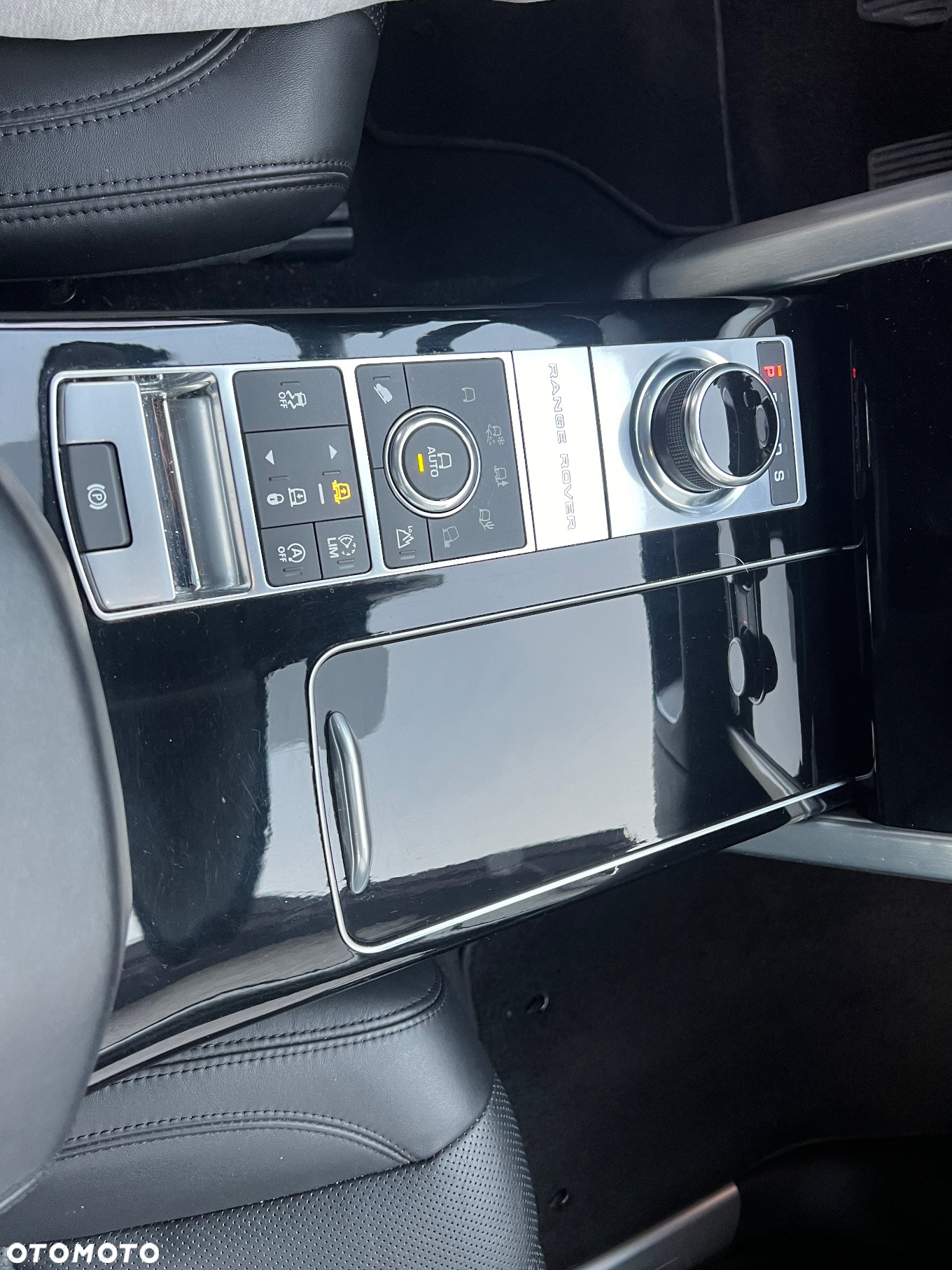 Land Rover Range Rover 4.4SD V8 LWB Vogue - 35