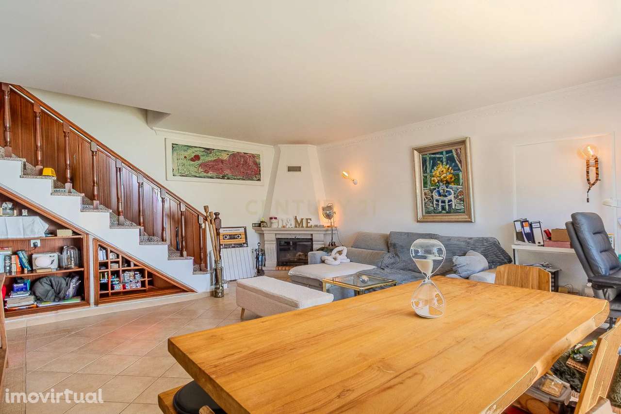 Moradia Multifamiliar T2 Geminada C/ 2 Apartamentos Independentes e 23 - Grande imagem: 4/57