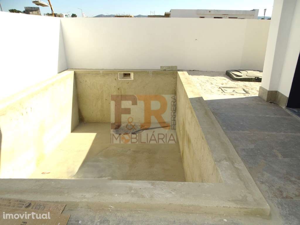Moradia Isolada Térrea T3 com piscina e garagem Azeitão - Grande imagem: 4/41