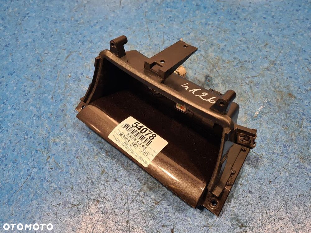 FIAT BRAVO II SCHOWEK GNIAZDO USB AUX 735431190 - 3