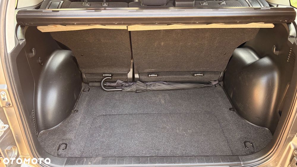 Suzuki Grand Vitara 2.0 - 8