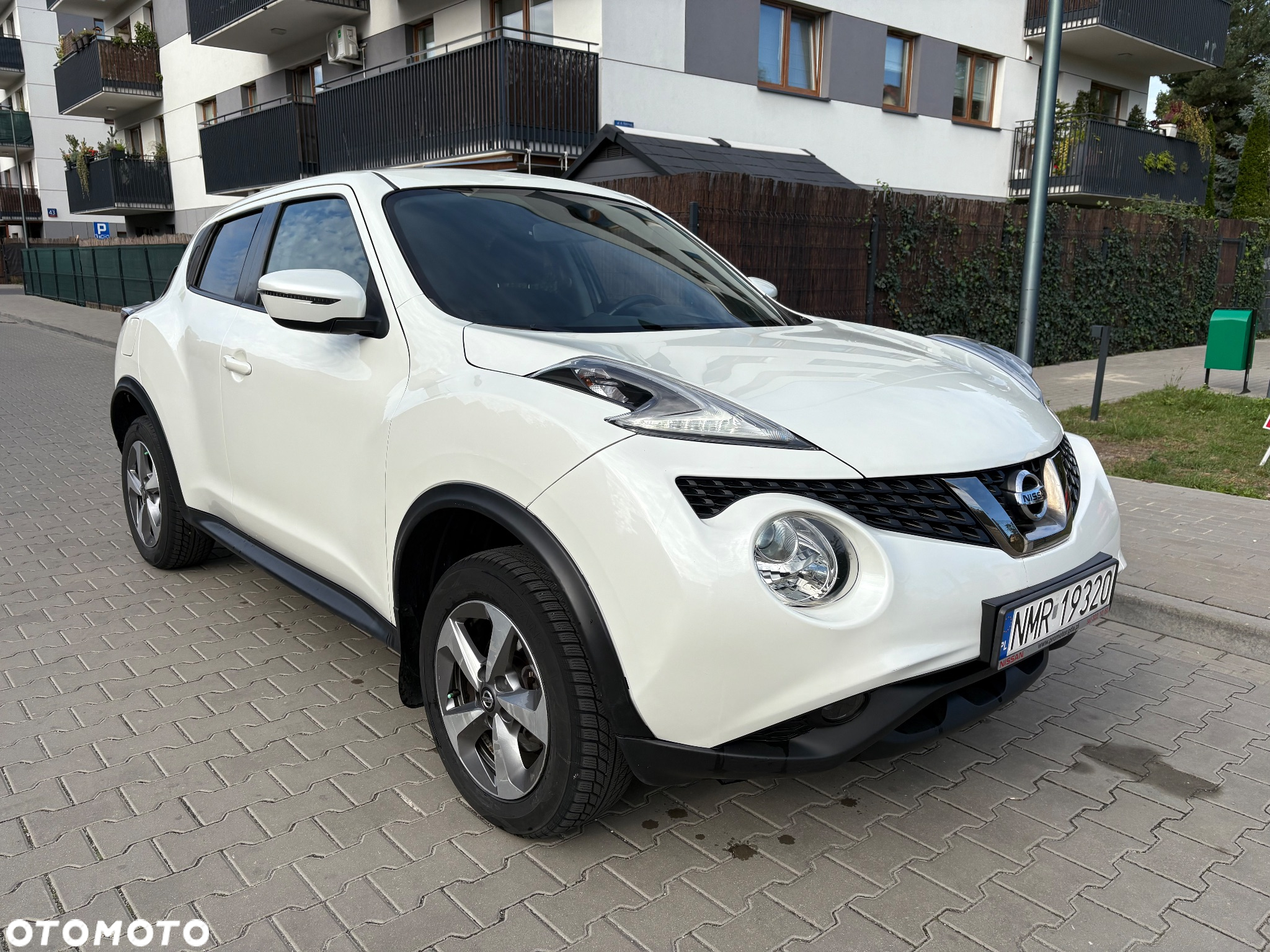 Nissan Juke 1.6 Acenta Xtronic - 4